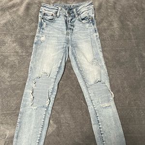 Light wash distressed American Eagle jeans, size 0 short hi-rise jeggings